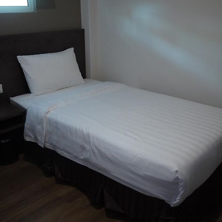 Kl Hotel ลาบวน ภายนอก รูปภาพ