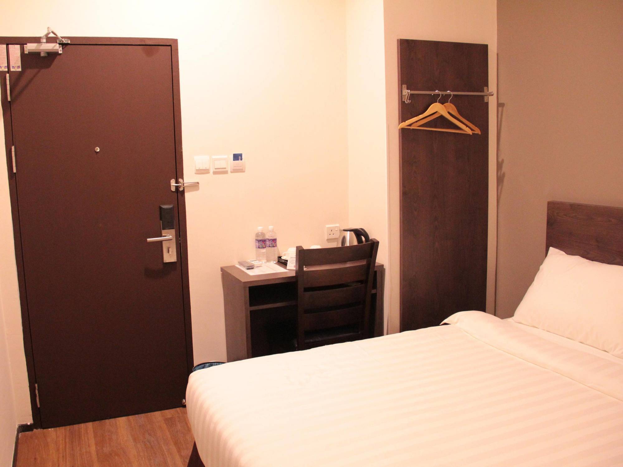 Kl Hotel ลาบวน ภายนอก รูปภาพ